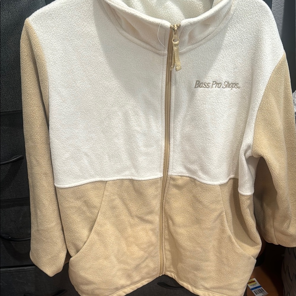 Bass Pro Shops women Tan and White Jacket
